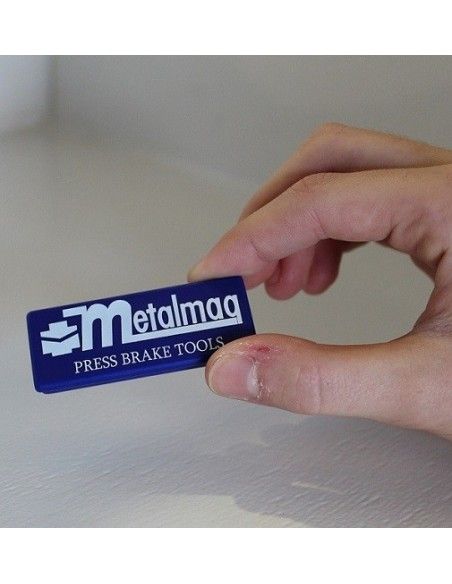 RECTANGULAR NEODYMIUM MAGNET FOR FIXING PLANES