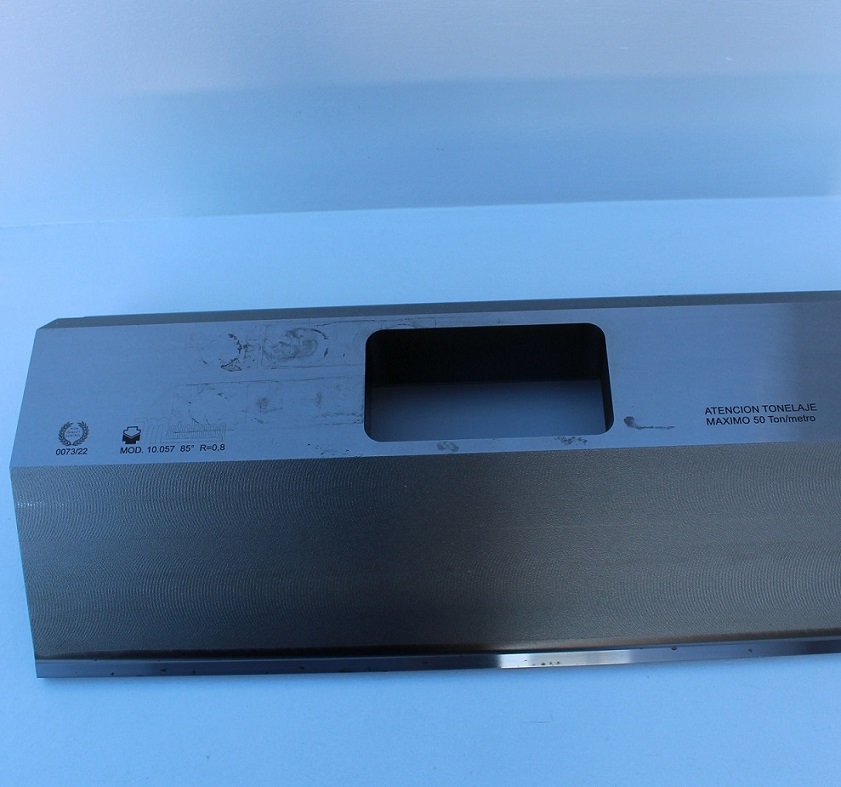 Front view of the modified press brake punch